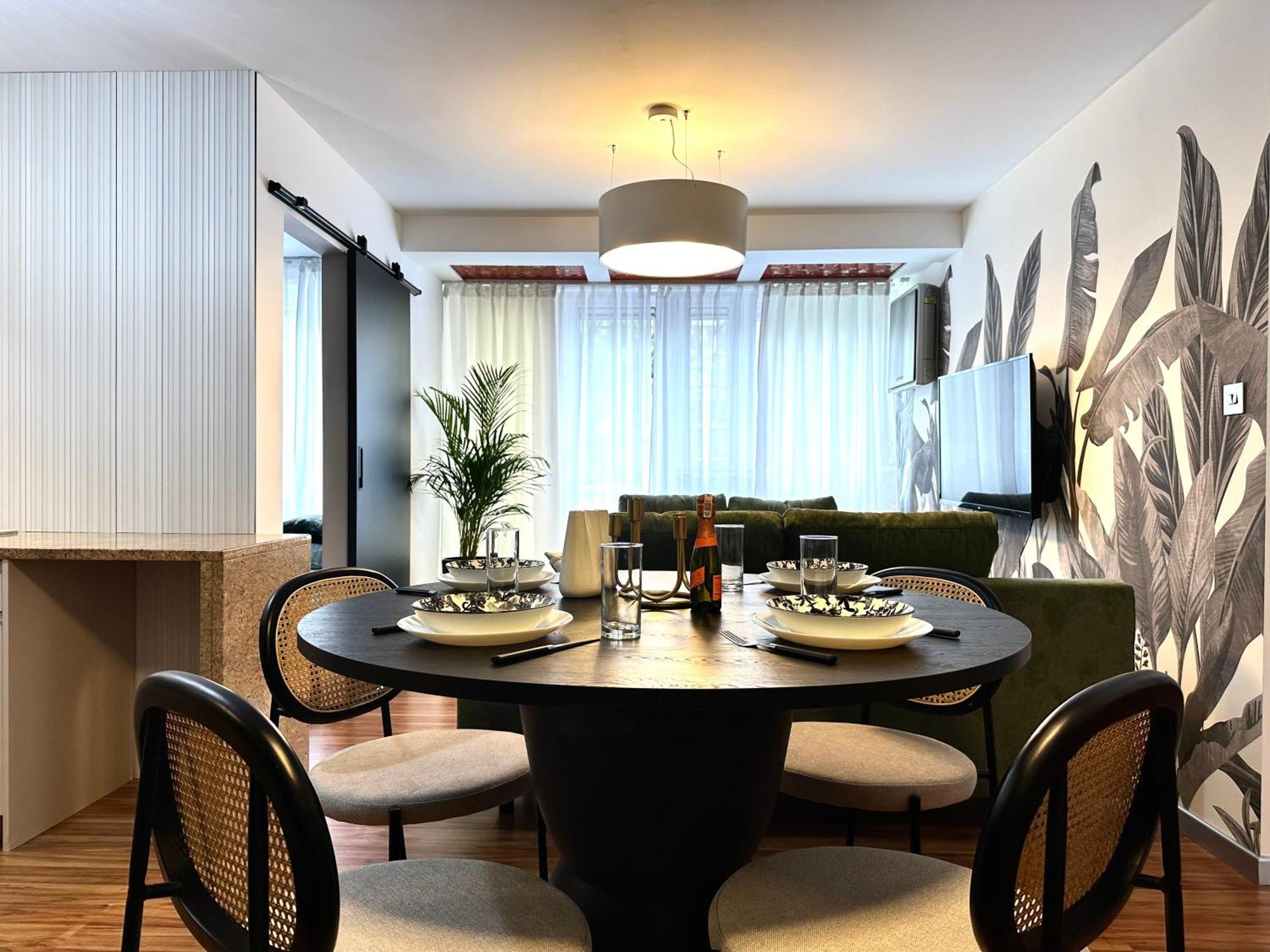 Laciarska Apartment ~ 200M Main Square ~ Self Check-In 20H - Wroclaw — Photos 3